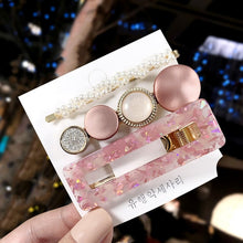 Load image into Gallery viewer, Fashionable Pearl Hair Clips
