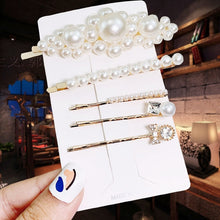 Load image into Gallery viewer, Fashionable Pearl Hair Clips
