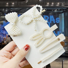 Load image into Gallery viewer, Fashionable Pearl Hair Clips
